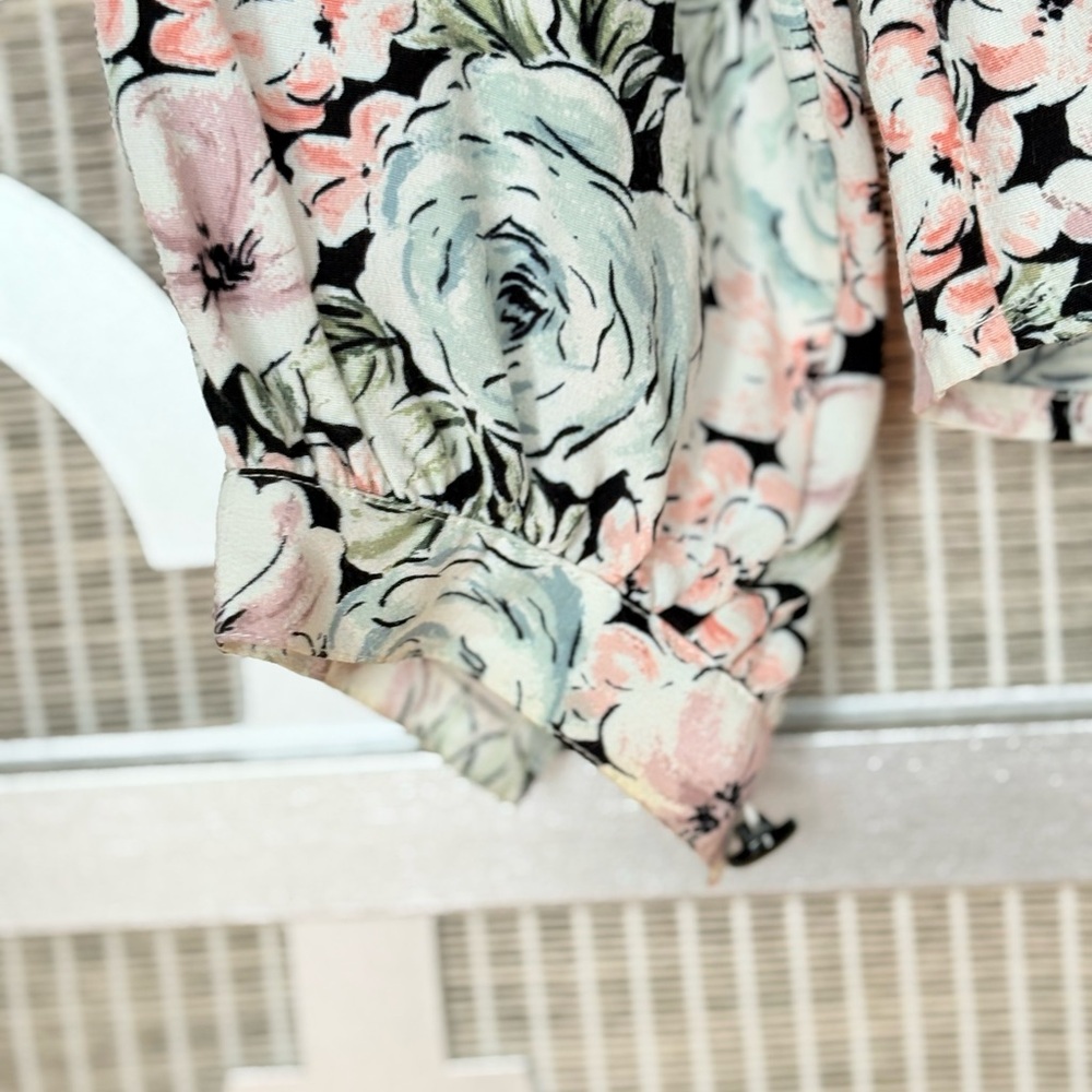 Liz Claiborne White and Pink Long Sleeve Button Down Blouse - Picture 5 of 7